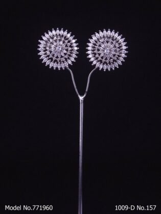 Daily wear diamond studs at wholesale price